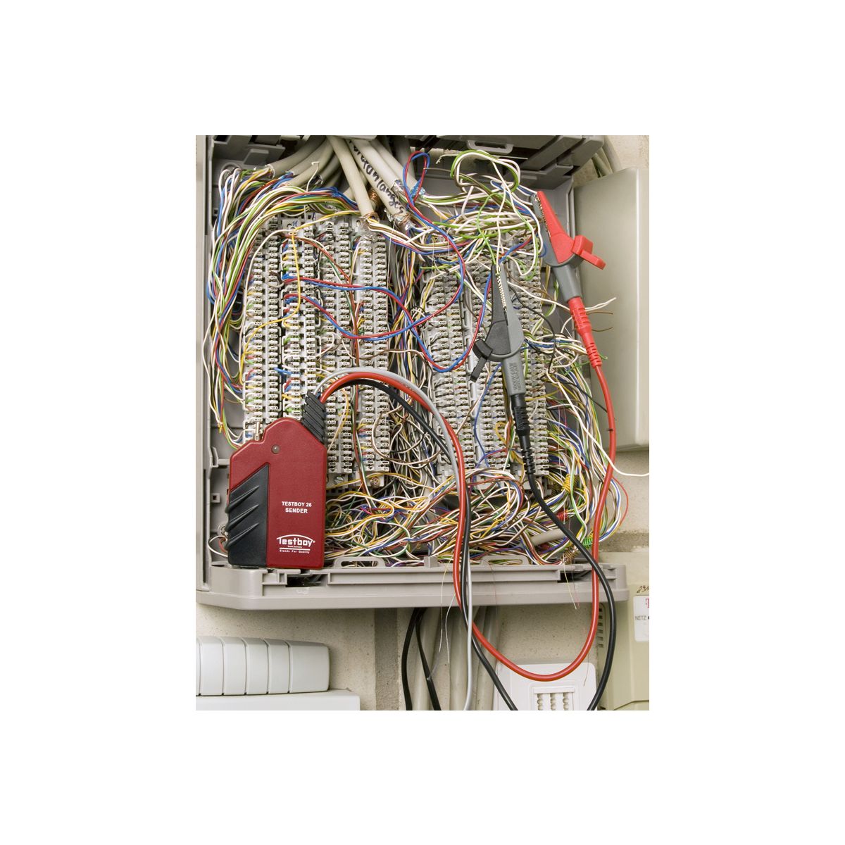 Leitungssucher-Set mit
Adapter und Batterien
2x 9V LR22
inkl. Batterien 2 x 9V – Bild 2